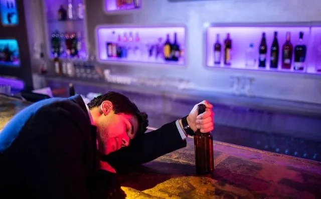 酒瘾戒断为何总反复？科学脱瘾与防复饮路径解析